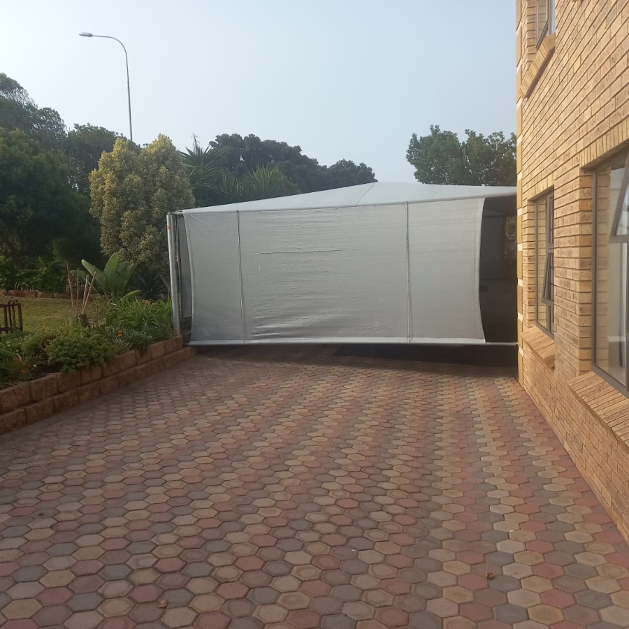 To Let 3 Bedroom Property for Rent in Reebok Western Cape